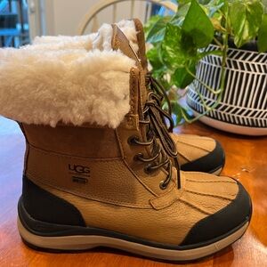 NWT BRAND NEW UGG Tan and Black Winter Snow Boots